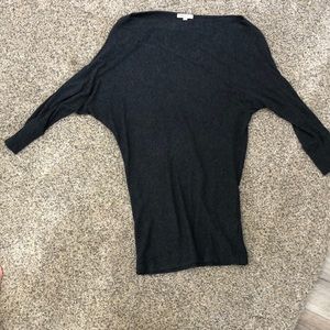 Bordeaux crewneck sweater in grey